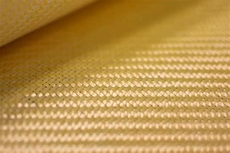 Aramid Fiber:  Unleashing Lightweight Strength and Heat Resistance for Aerospace Applications!